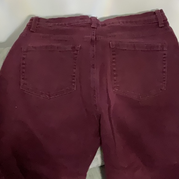 Color: Maroon



2 - Picture 4 of 5